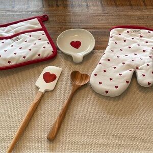 NWOT Williams Sonoma Red Heart Kitchen Baking Set